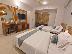 Deluxe Family Suite (4 Person) 3