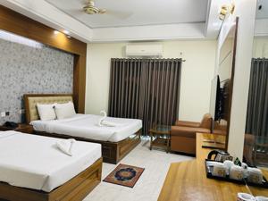 Super Deluxe Triple with Balcony 1